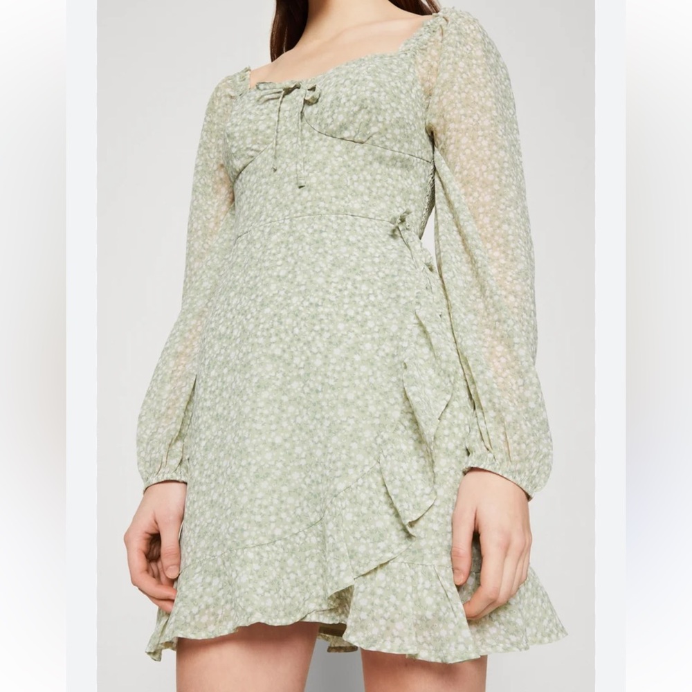 Hollister Floral Long Sleeve Wrap Mini Dress Size Small Sold Out